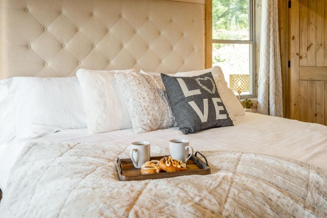 New / 3 King Suites / Sleeps12 / View / 5 Mi To Pf / Hot Tub Sevierville Kültér fotó