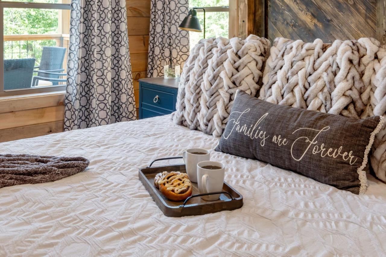 New / 3 King Suites / Sleeps12 / View / 5 Mi To Pf / Hot Tub Sevierville Kültér fotó