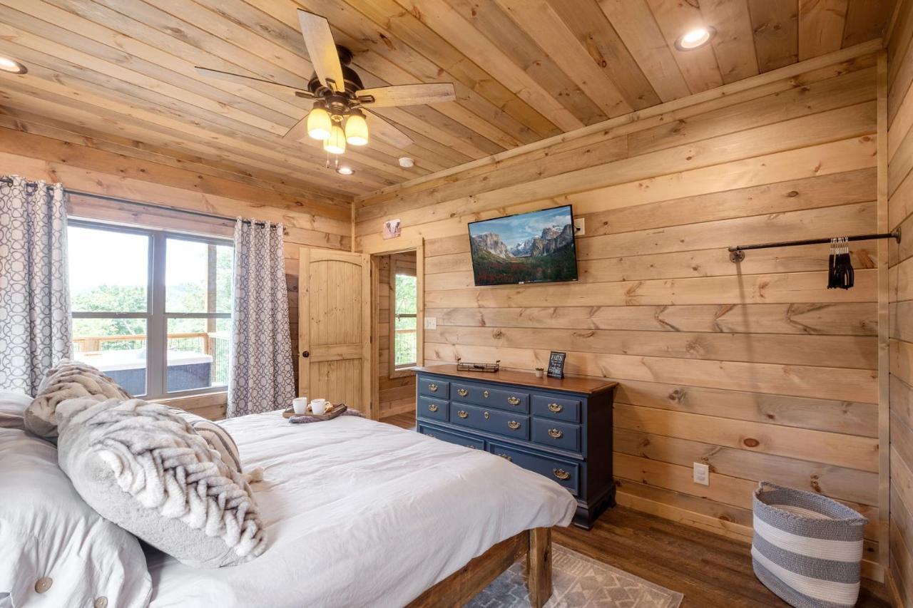 New / 3 King Suites / Sleeps12 / View / 5 Mi To Pf / Hot Tub Sevierville Kültér fotó