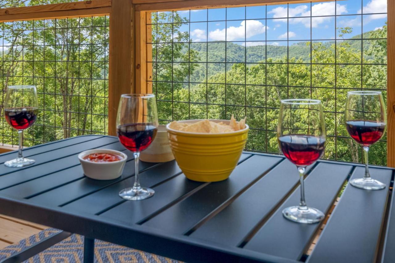 New / 3 King Suites / Sleeps12 / View / 5 Mi To Pf / Hot Tub Sevierville Kültér fotó
