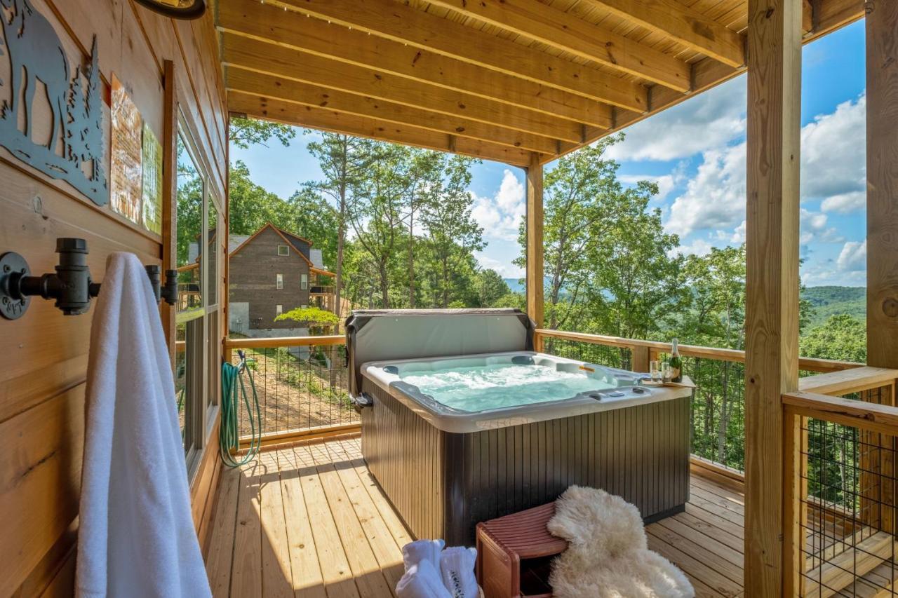 New / 3 King Suites / Sleeps12 / View / 5 Mi To Pf / Hot Tub Sevierville Kültér fotó
