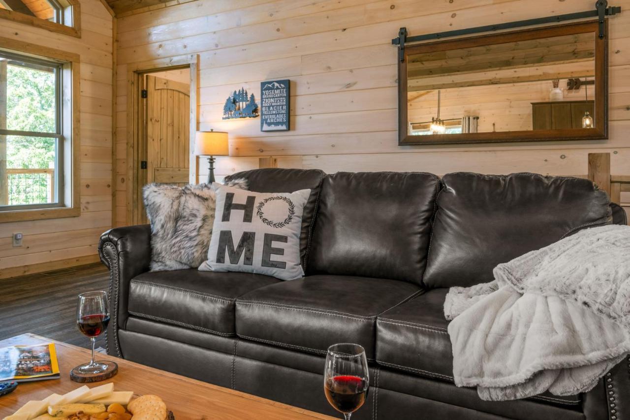 New / 3 King Suites / Sleeps12 / View / 5 Mi To Pf / Hot Tub Sevierville Kültér fotó